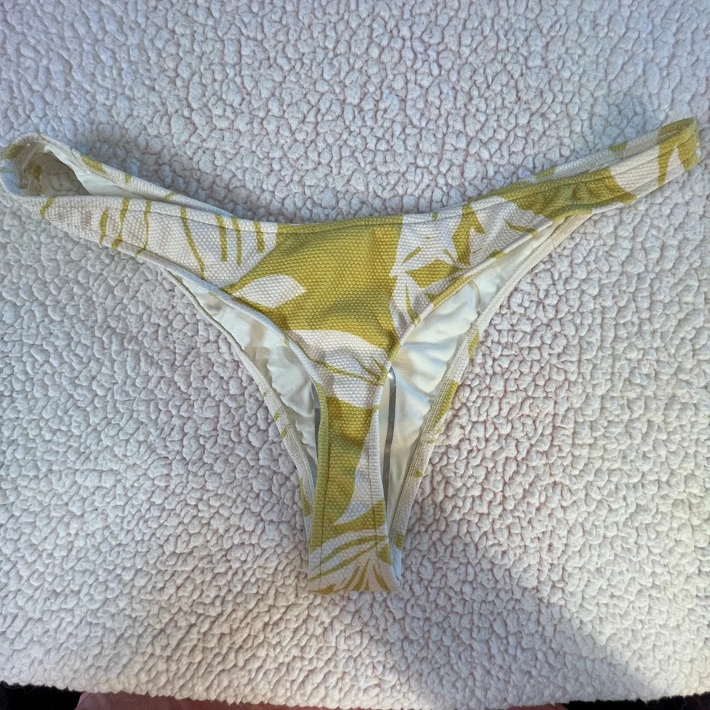 NEW L*Space Itsy Cut Bikini Bottom Floral Yellow And White Swimwear Large